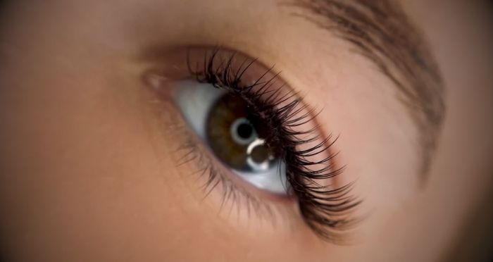Curling Eyelashes in Da nang