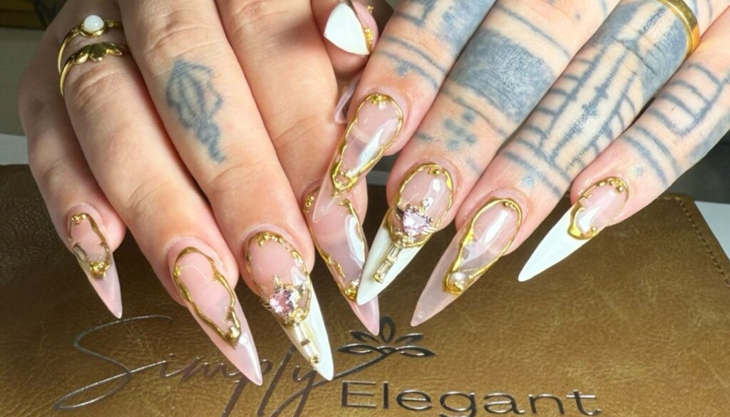Cat Eye nails in Da Nang